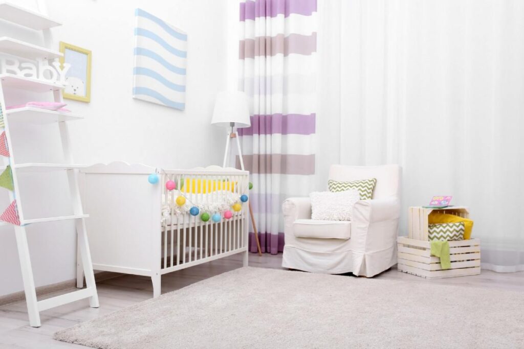 Bebek Odası İçin Güvenli ve Konforlu Alan Nasıl Oluşturulur?